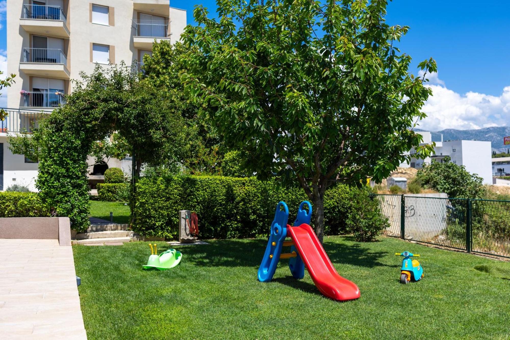 Sunny Garden Lejlighed Split Eksteriør billede